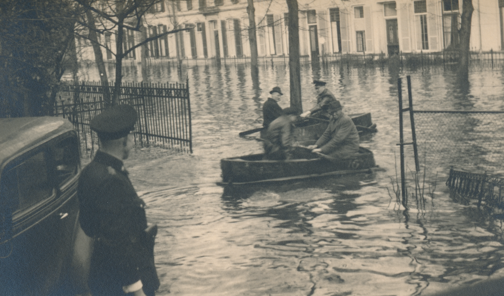 Bekijk detail van "Watersnood in 1946"