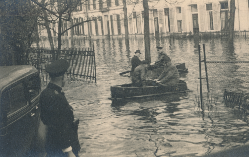 Bekijk detail van "Watersnood in 1946"