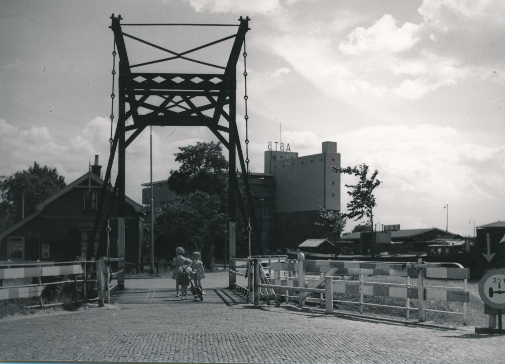 Bekijk detail van "Brug Haven Noordzijde"