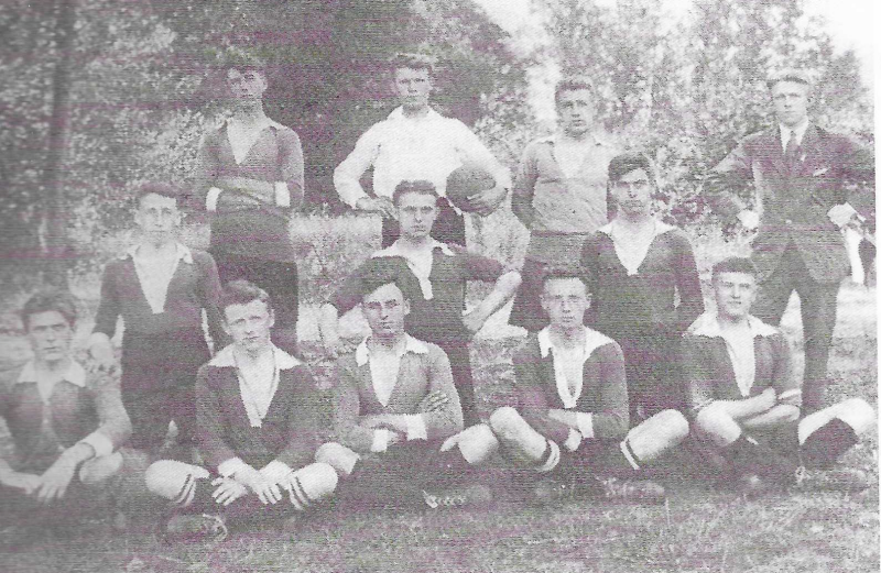 Bekijk detail van "Eerste elftal EVV september 1922"