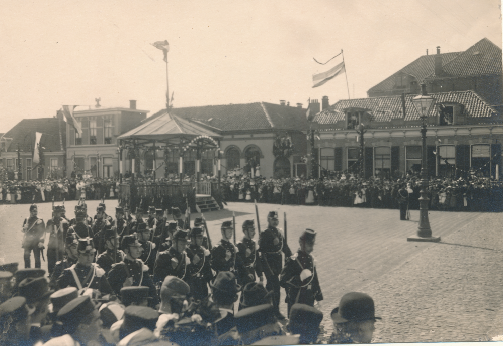 Bekijk detail van "Kroningsfeest H.M. Koningin Wilhelmina"