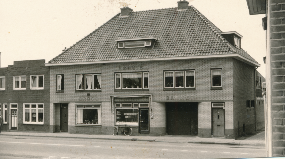 Bekijk detail van "Winkeliers Ootmarsumsestraat"