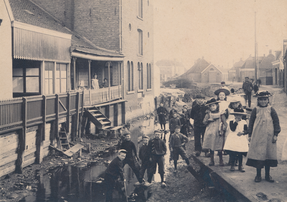 Bekijk detail van "De fabriek van Hofkes en de woning van Hilgen"