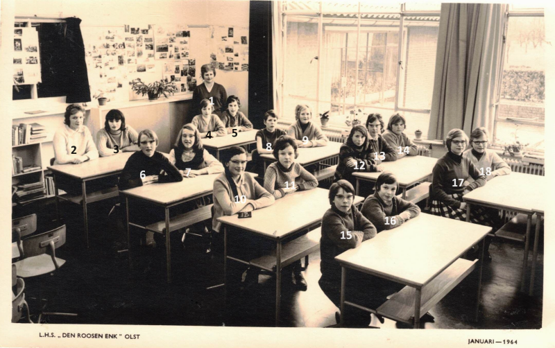 Bekijk detail van "Schoolfoto L.H.S. Den Roosen Enk,  januari 1964"