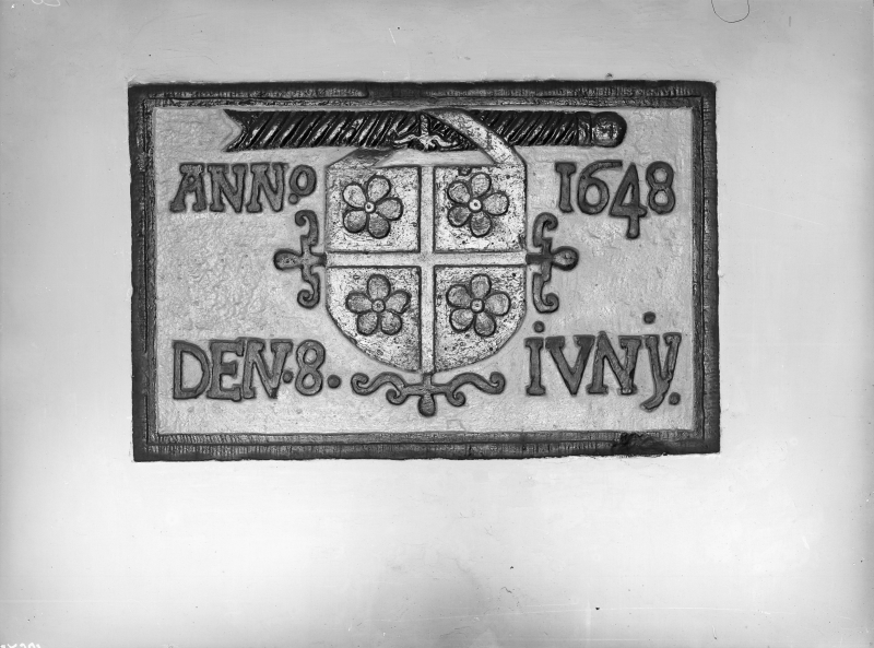 Bekijk detail van "Goor. 1931. Wapensteen in het voorhuis van het gemeentehuis op het Schild. Deze tekening is vervaardigd in 1931"