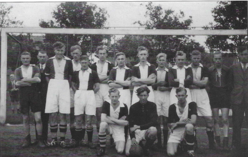 Bekijk detail van "Enter Vooruit eerste elftal 1942"