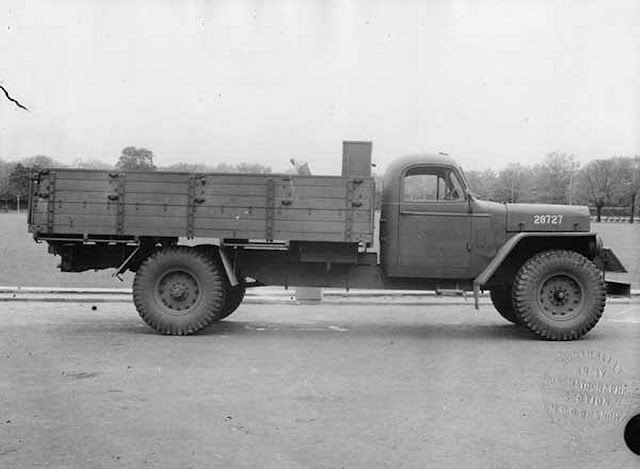 Bekijk detail van "Wessel Fortuin reed op een Bedford"