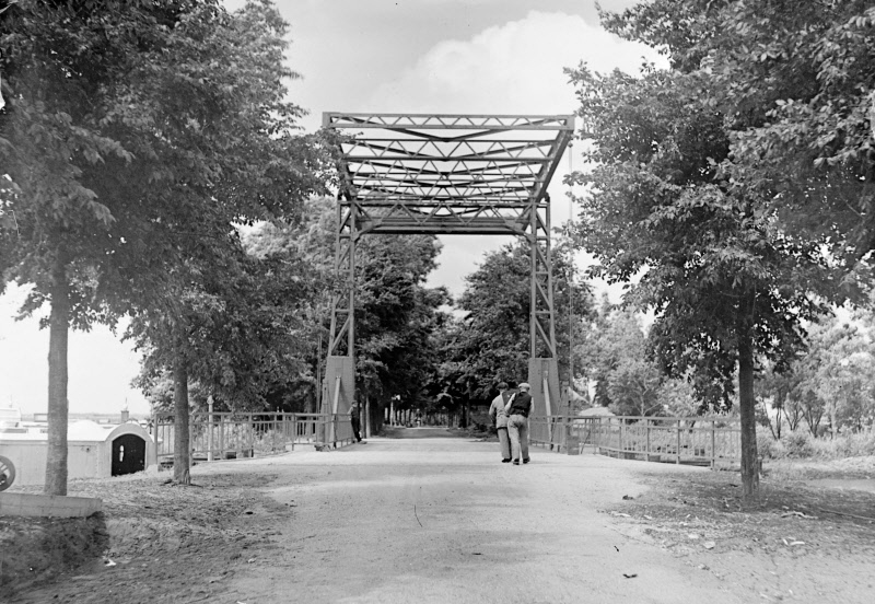 Bekijk detail van "Landwegen, waterwegen, tollen, sluizen en bruggen in Wanneperveen (deel 1)"