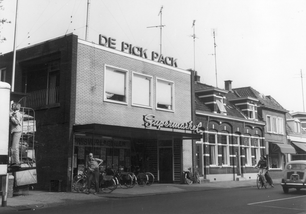 Bekijk detail van "1959 - De eerste supermarkt"