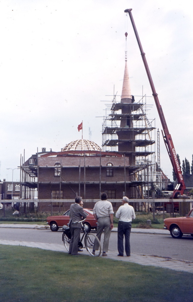Bekijk detail van "1974 - De eerste moskee van Nederland"