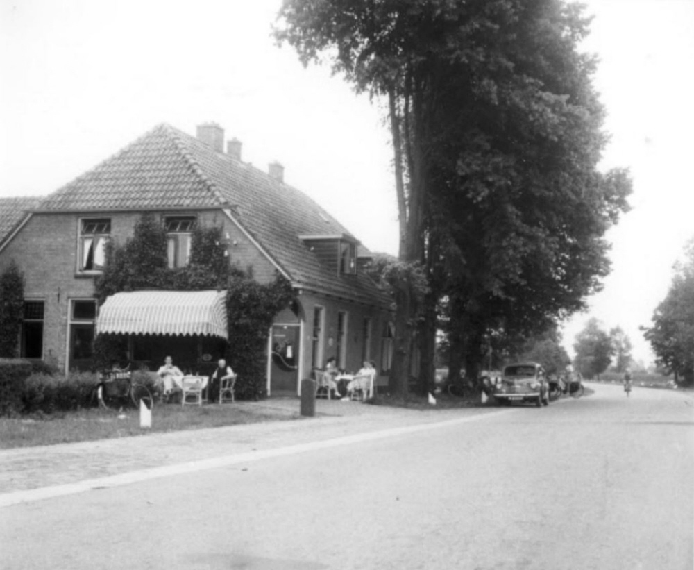 Bekijk detail van "Eens stonk het als de pest in het Roode Hert bij Dalfsen"