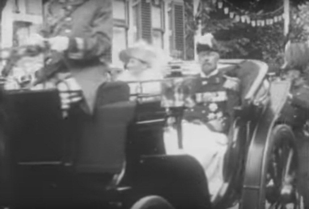 Bekijk detail van "Bezoek van koningin Wilhelmina en prins Hendrik aan Zwolle, 1921 (film)"