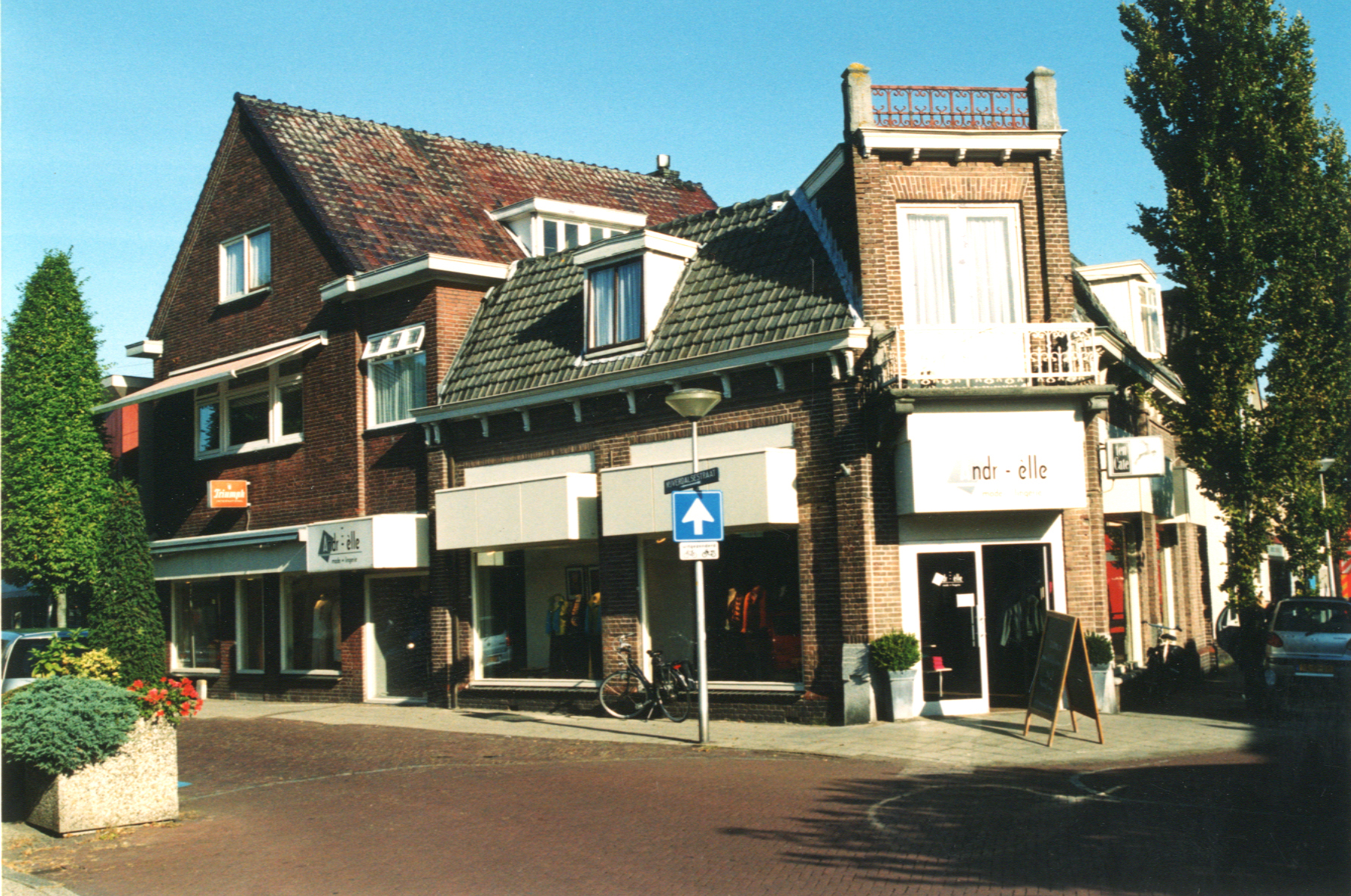 Plaatje bij verhaal: wk 42.20 foto1 BB1995-Nijverdalsestraat 2 jr-2004.jpg